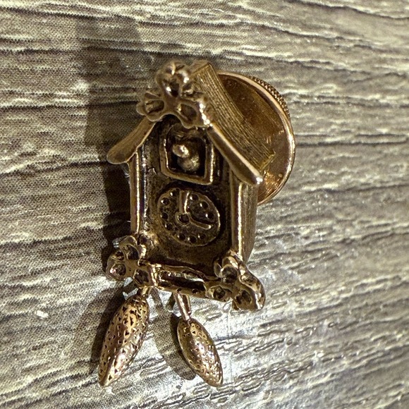 Avon Jewelry - VTG Signed AVON Gold Tone CUCKOO CLOCK Pin Brooch